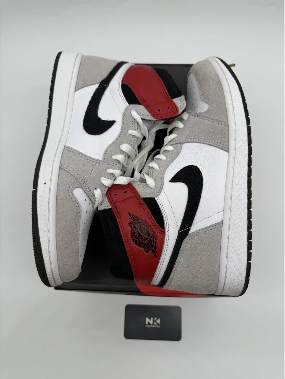 Air Jordan 1 Retro High OG Light Smoke Grey 2020 Size 9M USED